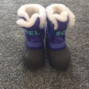 New Without Tag kids snow boots Sorel